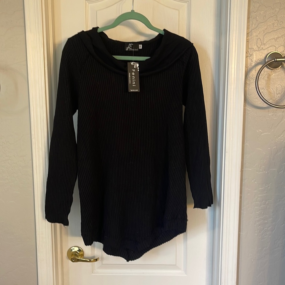 Fenini cowl neck v front woman’s sweater